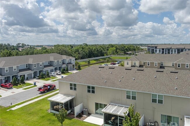 Building Photo - 6344 Willowside St