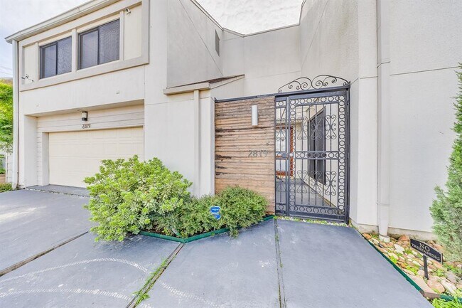Building Photo - 2819 Bering Dr
