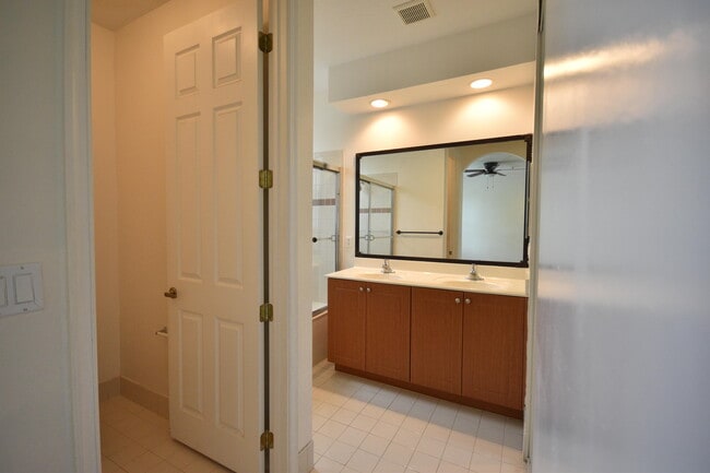 Building Photo - 2851 Prospect Rd
