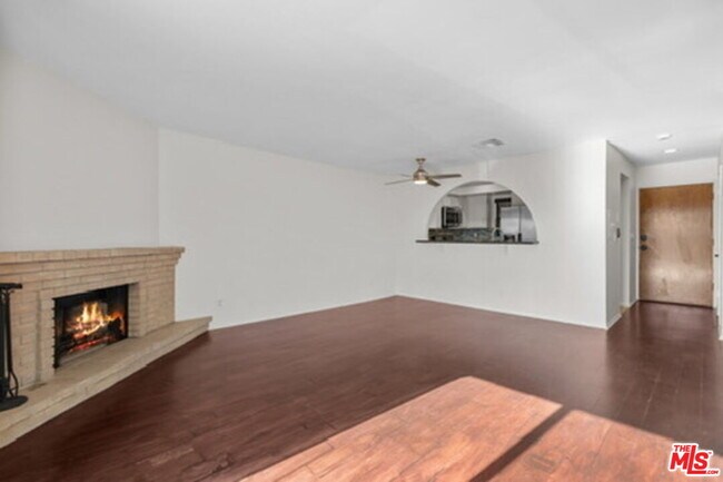 Building Photo - 2480 Penmar Ave