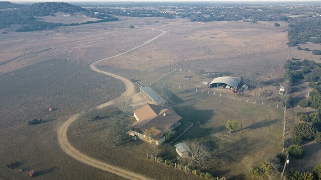 Building Photo - 552 Lawson Ln