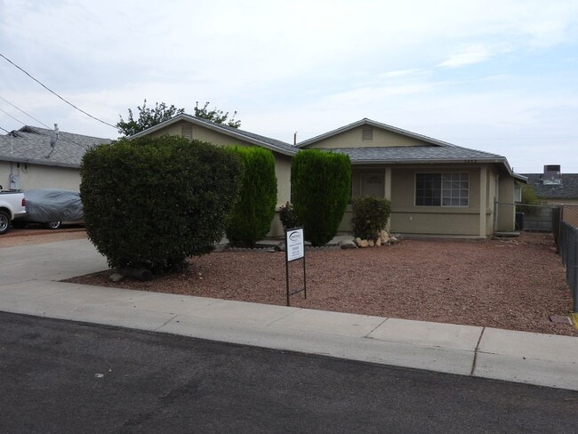 Building Photo - Three bedroom home