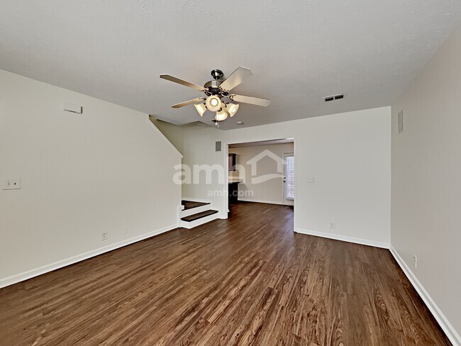 Building Photo - 8912 Ristau Ct