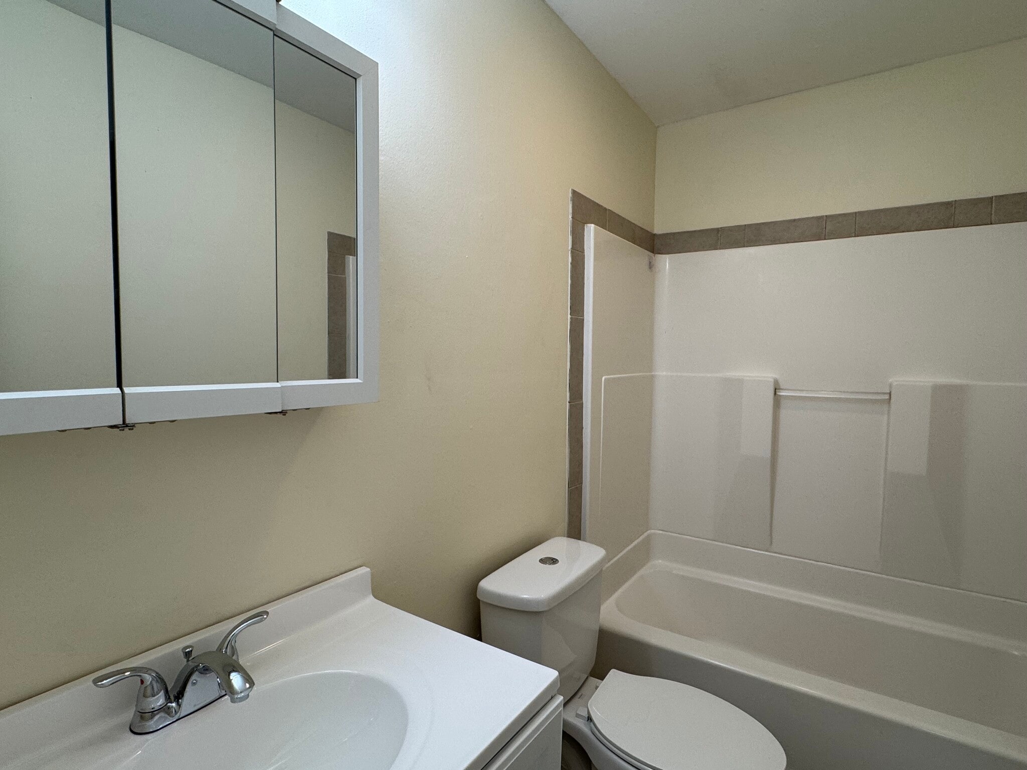 Building Photo - 1412 Whitpain Hls