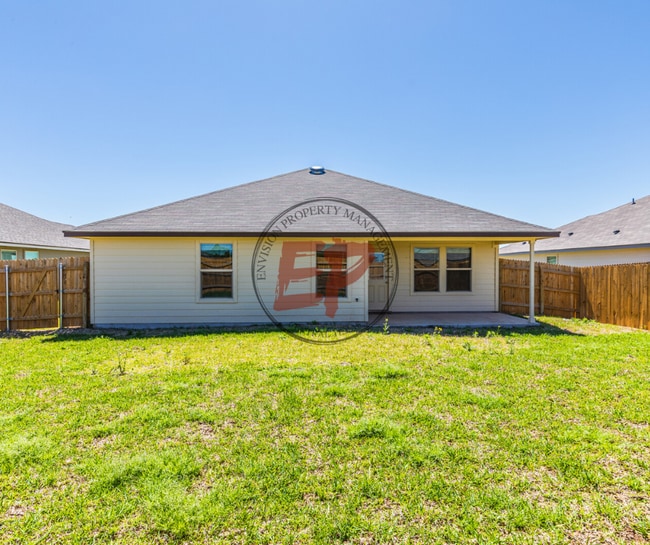 Building Photo - 7113 Llano Dr