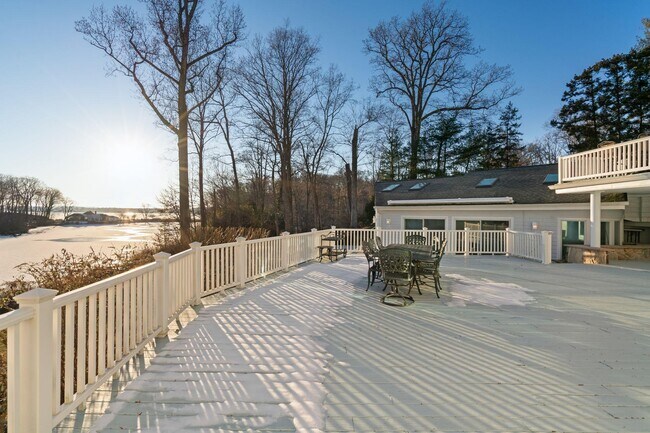 Building Photo - 19 Mallard Dr