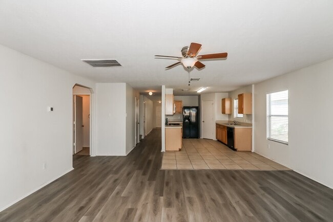 Building Photo - 3826 Rowlock Vine Dr