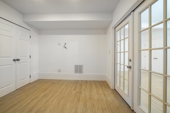 Building Photo - 433 Pacific Ave