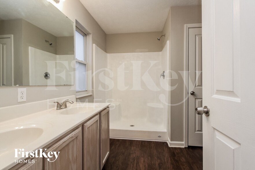 Building Photo - 88 Bradford Ct