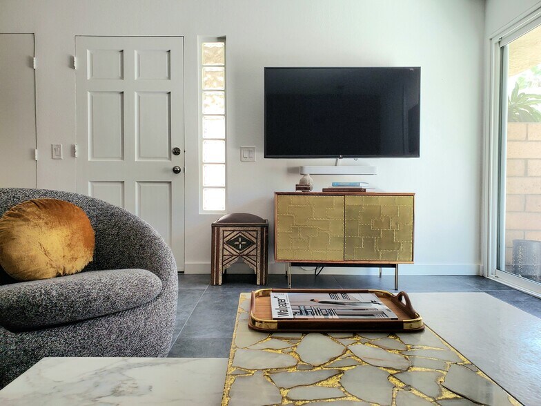 Building Photo - 2831 Sunflower Loop S