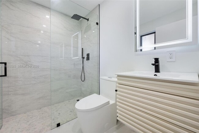 Building Photo - 1931 NE 186th Dr