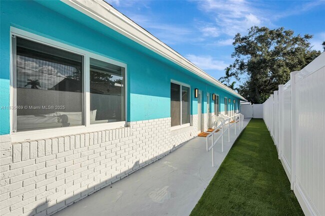 Building Photo - 1319 SW 30th St