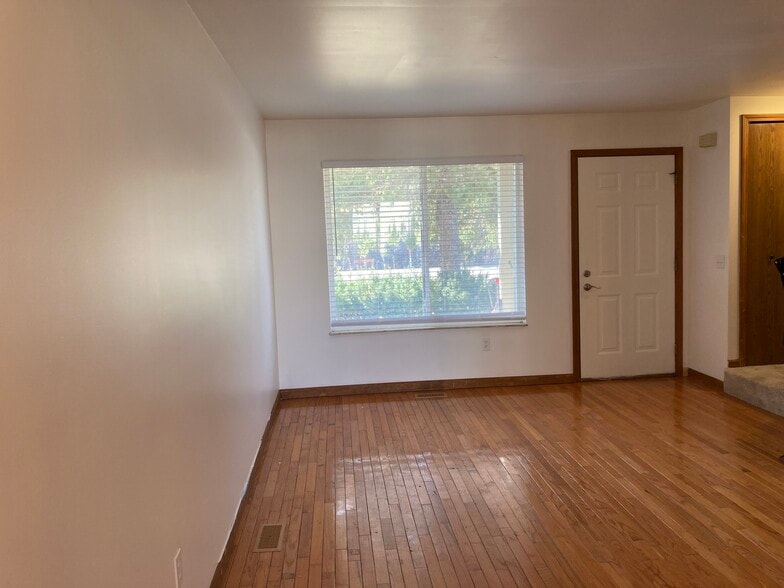 Building Photo - 6155 Porter Rd