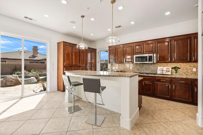 Building Photo - 57806 Cantata Dr