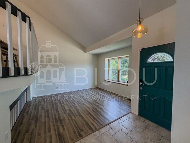 Building Photo - 4030 Meadowdale Pl