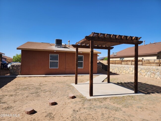 Building Photo - 14228 Lasso Rock Dr