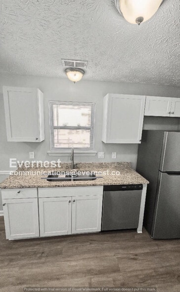 Building Photo - 972 Maple Leaf Ridge