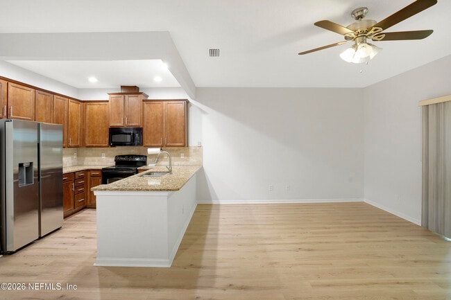 Building Photo - 13305 Solar Dr