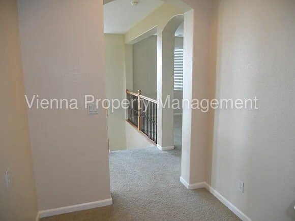 Building Photo - 6768 Maple Creek Dr