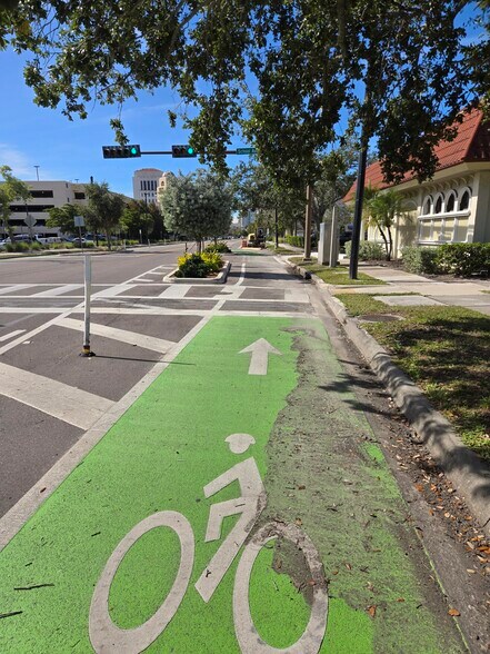 Building Photo - 2304 Ringling Blvd