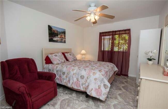 Building Photo - 3323 Surfside Blvd