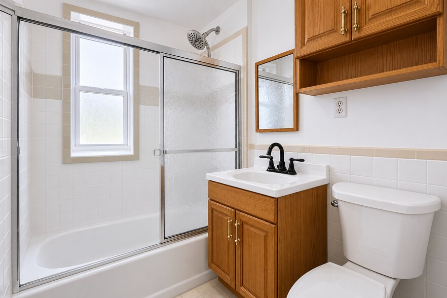 Bathroom - 3718 Park Ave