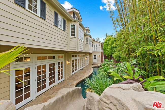 Building Photo - 515 S Westgate Ave