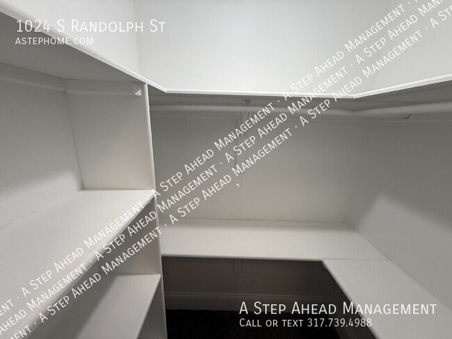 Building Photo - 1024 S Randolph St