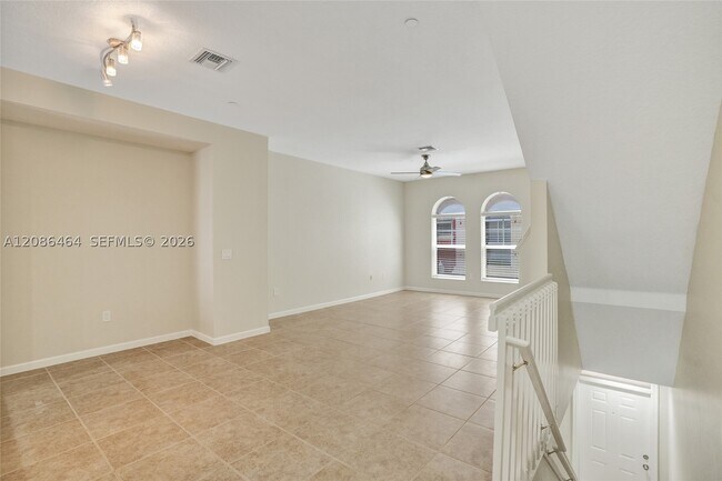 Building Photo - 1033 NE 17th Way