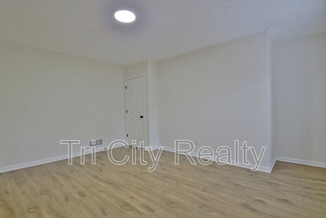 Building Photo - 150 Drennan Dr