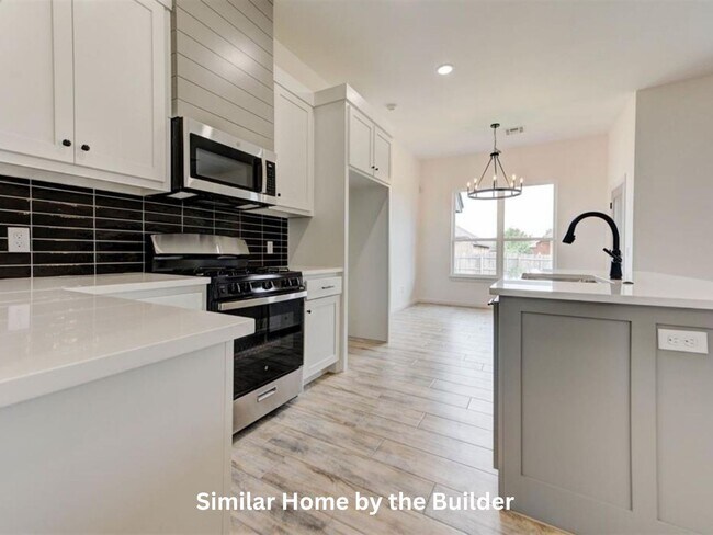 Building Photo - Move-In Ready! 4-Bed Home in Mustang