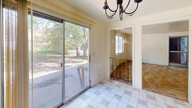 Building Photo - 2 bedroom duplex in quiet cul-de-sac