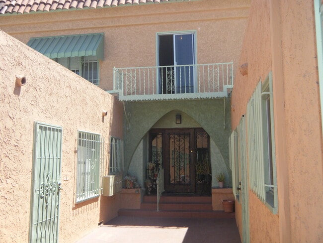 Building Photo - 234 LIME Ave