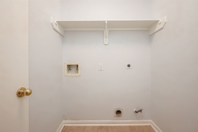 Building Photo - 1922 Bevington Oaks Cir