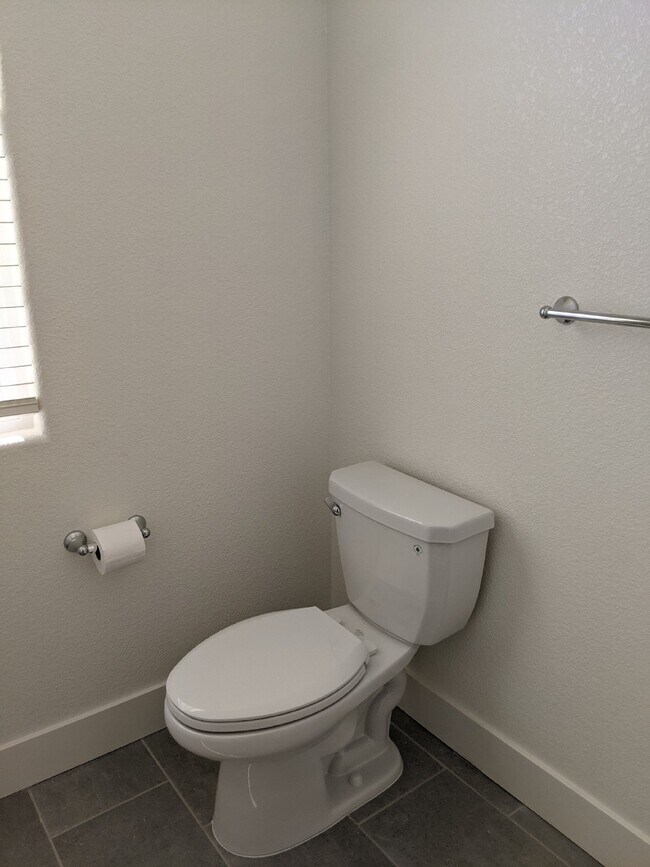 Building Photo - 2473 Pineda Dr