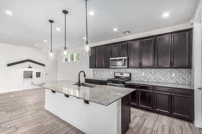 Building Photo - 7138 W Kent Dr