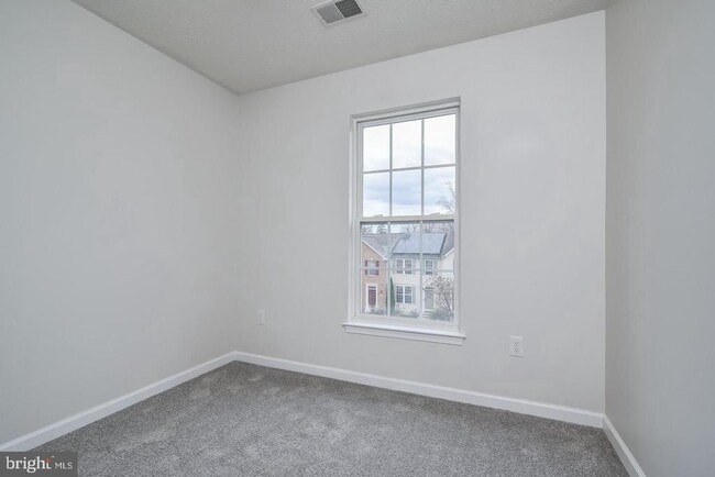 Building Photo - 1432 Pangbourne Way