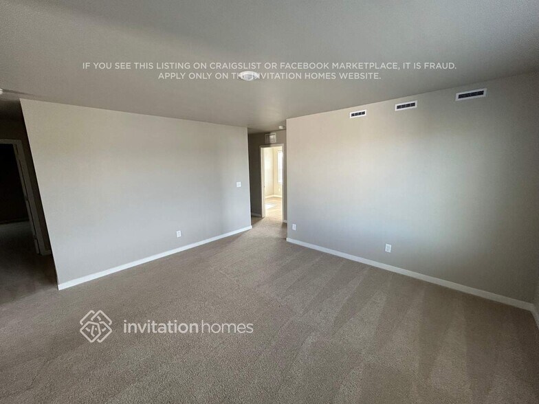 Building Photo - 970 Cascade Falls St