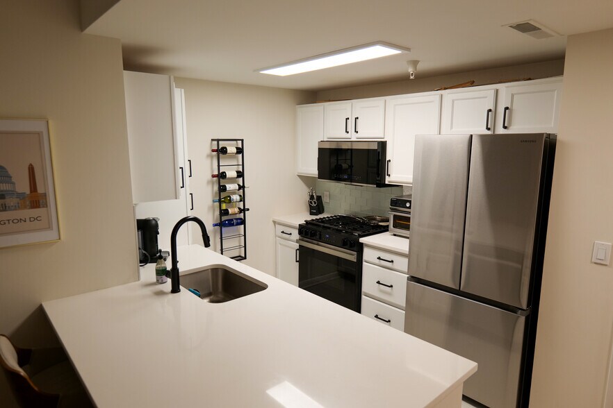 Building Photo - 350 G St SW