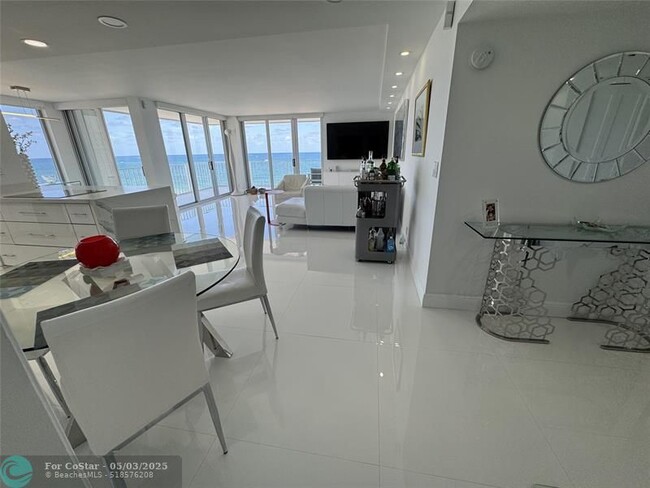 Building Photo - 1010 S Ocean Blvd