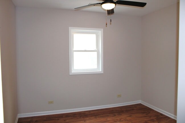 Building Photo - 480 N 3rd Ave
