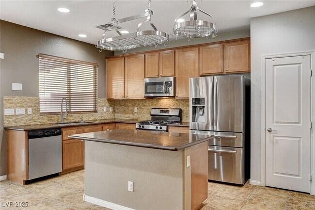 Building Photo - 9768 Plane Tree Ct
