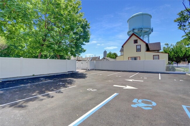 Building Photo - 500 1st Ave