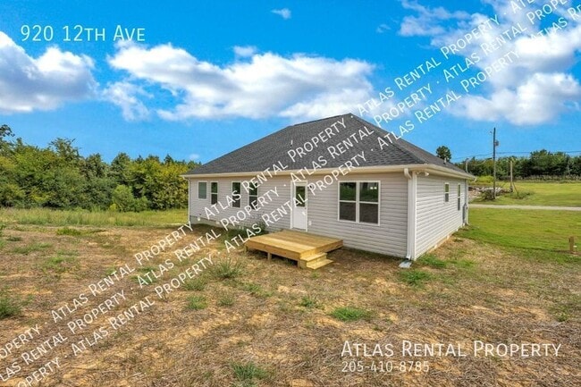 Building Photo - 920 12th Ave