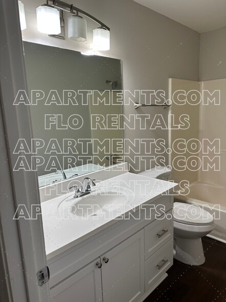 Building Photo - 6849 S Lakewood Ter