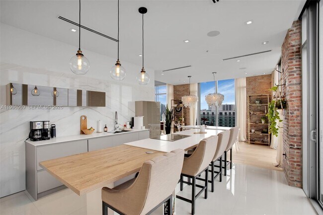 Building Photo - 3301 NE 1st Ave