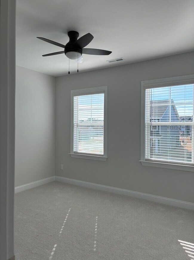 Building Photo - 2941 Ocean Sunrise Dr