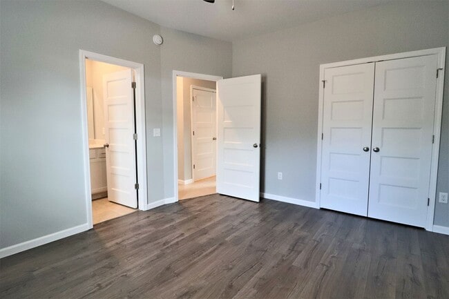 Building Photo - 130 Summerlin Ln