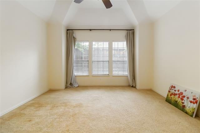 Building Photo - 920 Falcon Dr