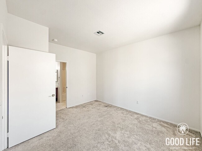 Building Photo - Great 1 BR/1 BA in the Mirabella community of Mira Mesa!
